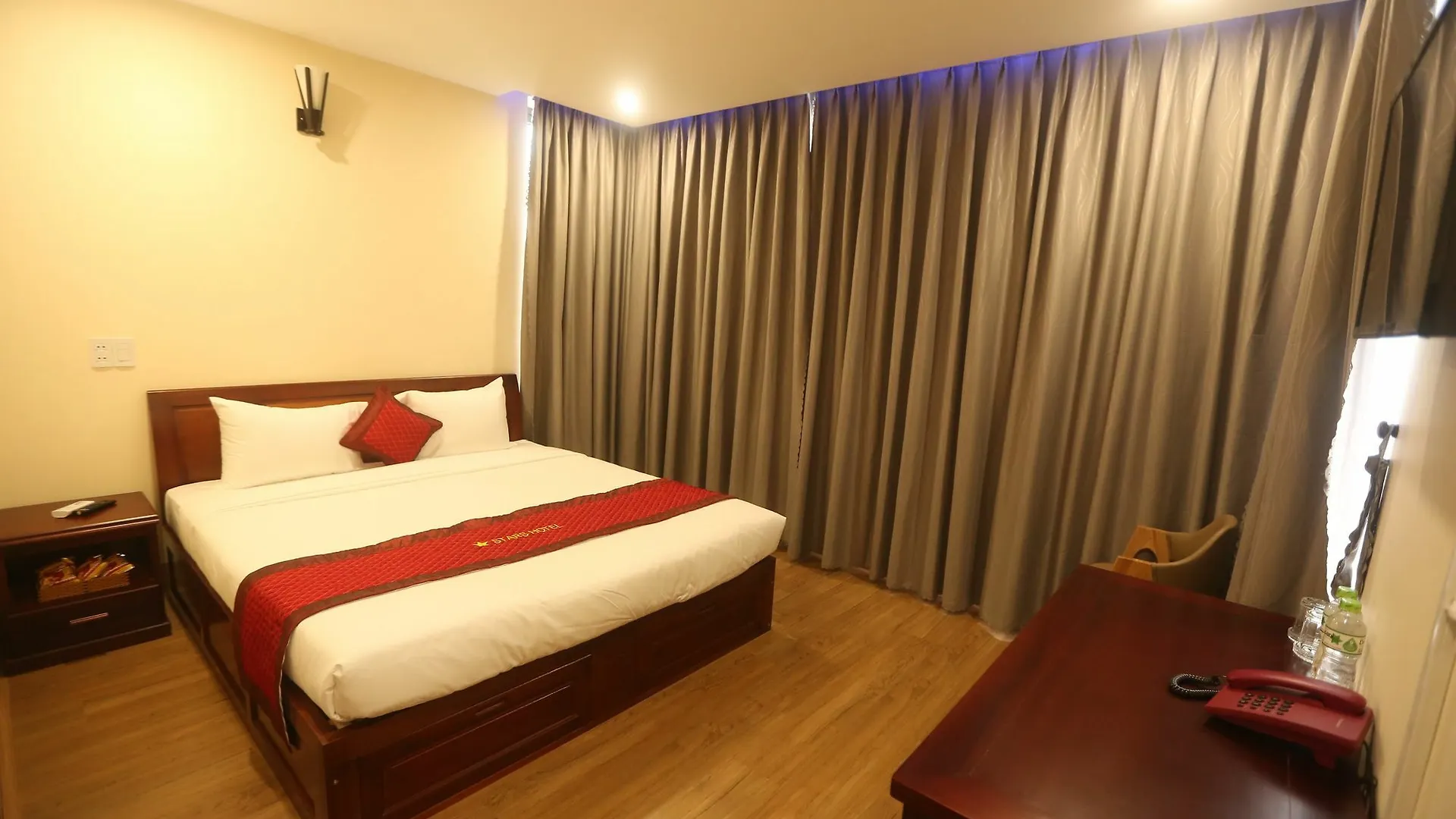 **  Stars Hotel Da Nang Vietnam